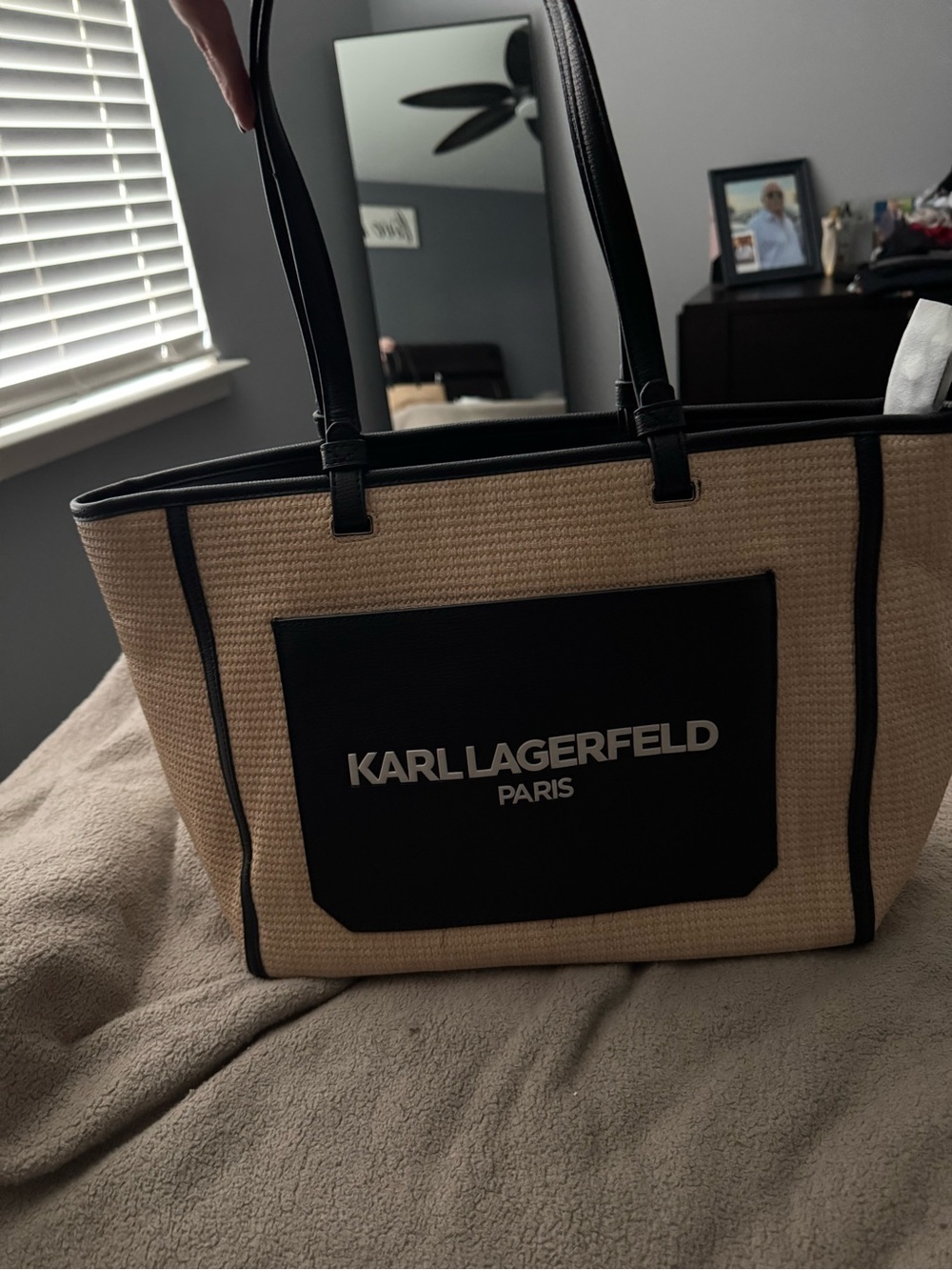 Authentic/brand-new Karl Lagerfeld Paris Tote